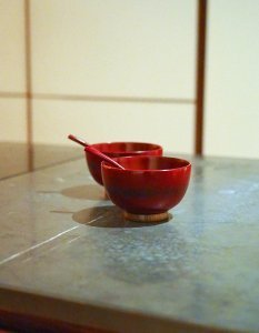 red lacquer bowl